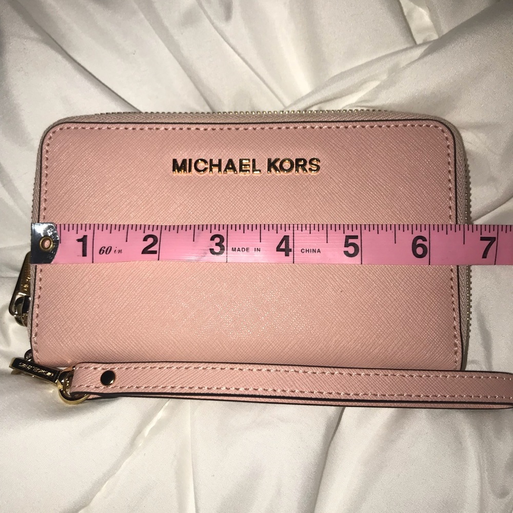 Micheal kors RHEA Zip wallet / wristlet